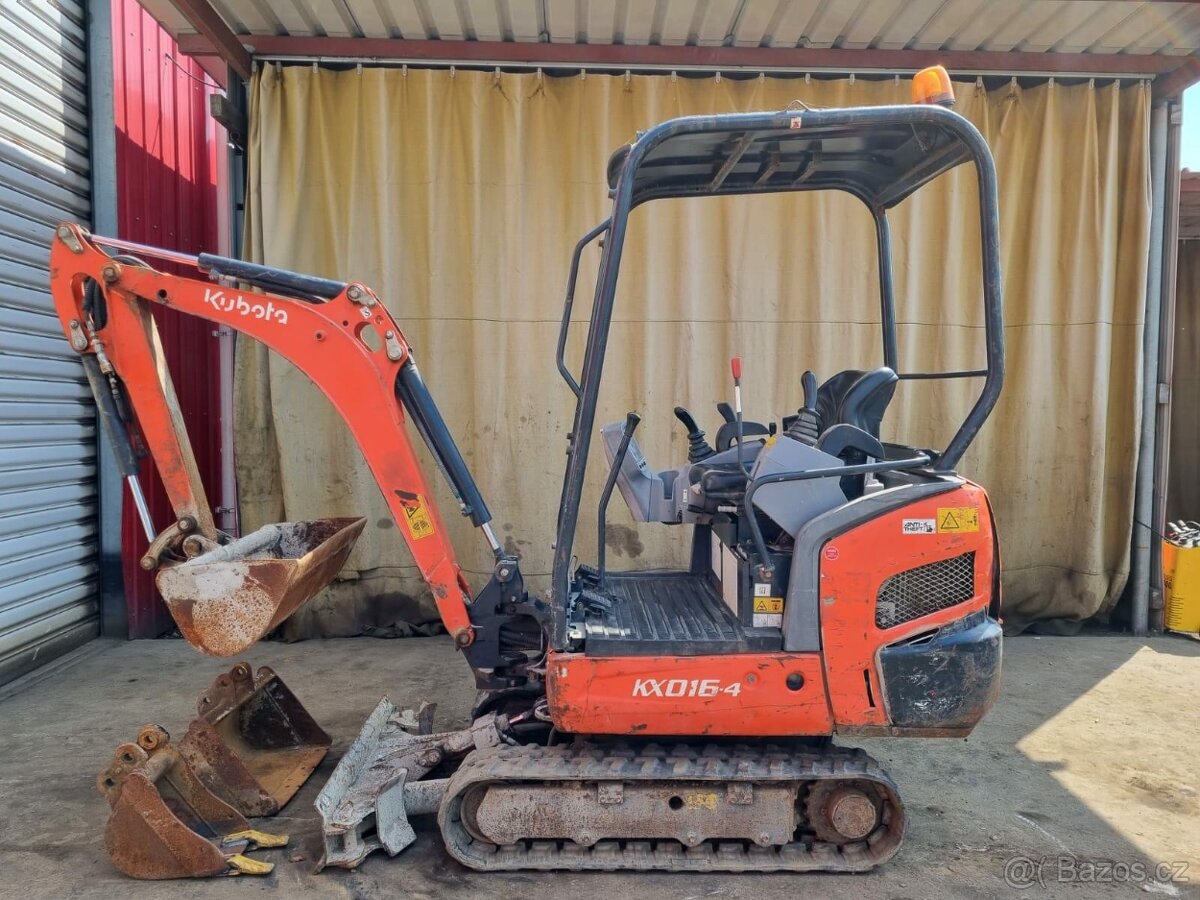 KUBOTA KX016-4