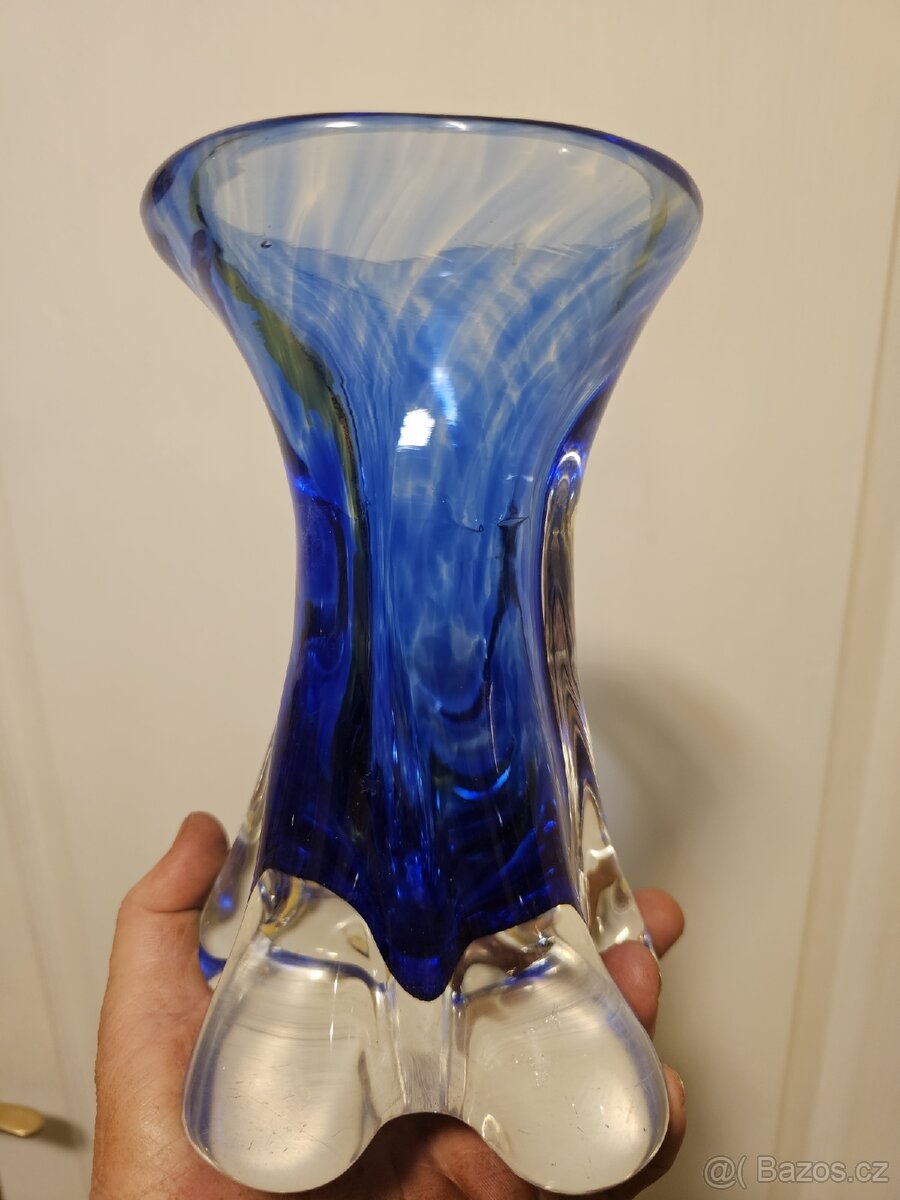 Stará vaza , hutní sklo