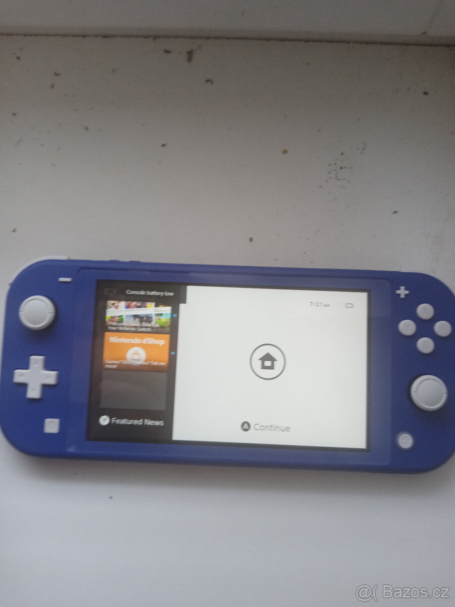 prodám konzoli Nintendo Switch Lite plně funkční a ve výborn