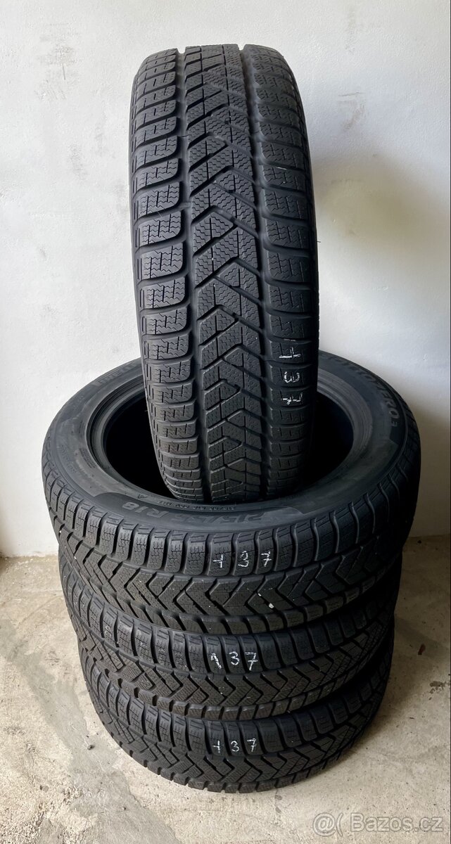 ❄️Zimní pneumatiky 215/55/18, Pirelli, DOT22