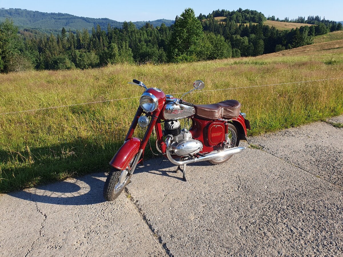 Jawa 250 353 kyvačka