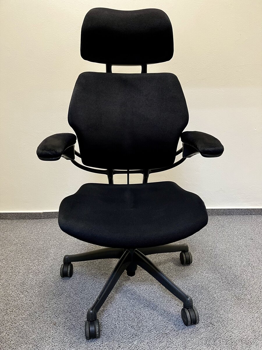 kancelářská židle Humanscale Freedom s podhlavníkem