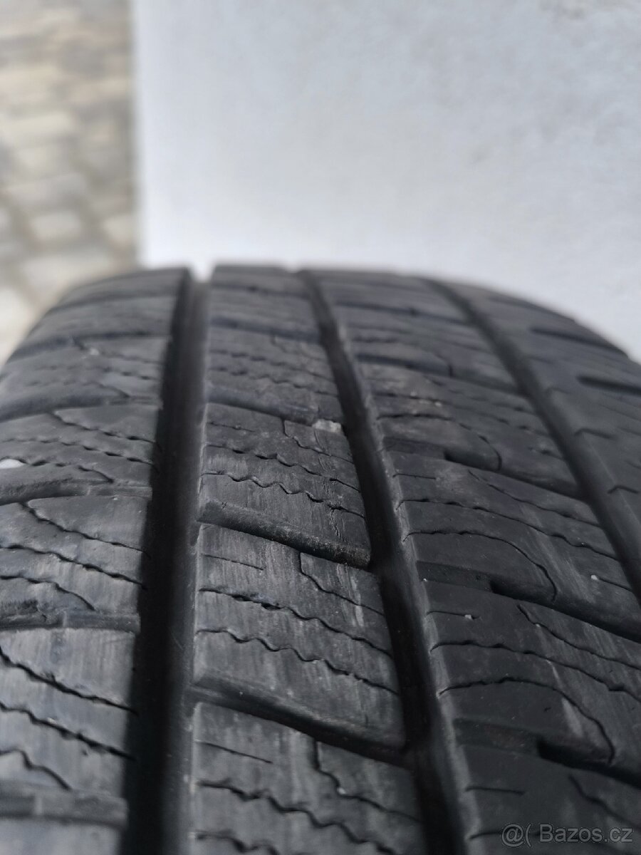 Zimní pneu Goodyear 215/65 R16C