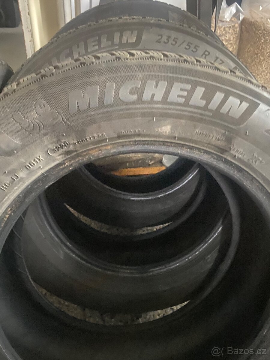 Michelin 235 55 17 zimní