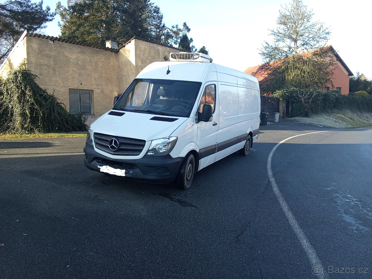 Prodám svého pracanta  jmenuje se Mercedes Sprinter maxi 2.2