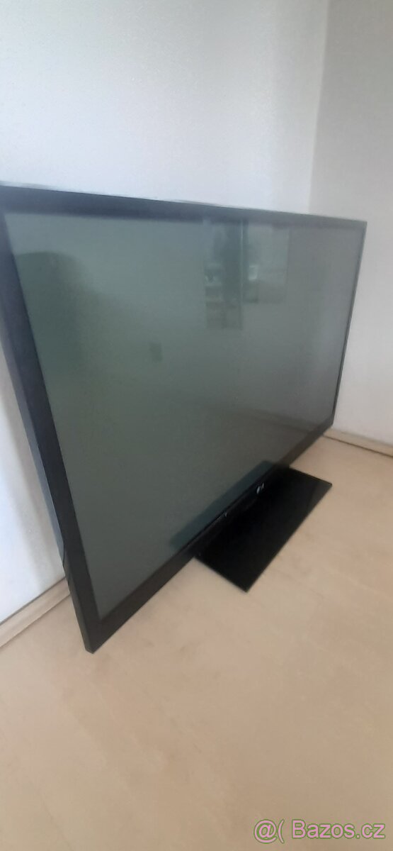 Televize  120cm LG