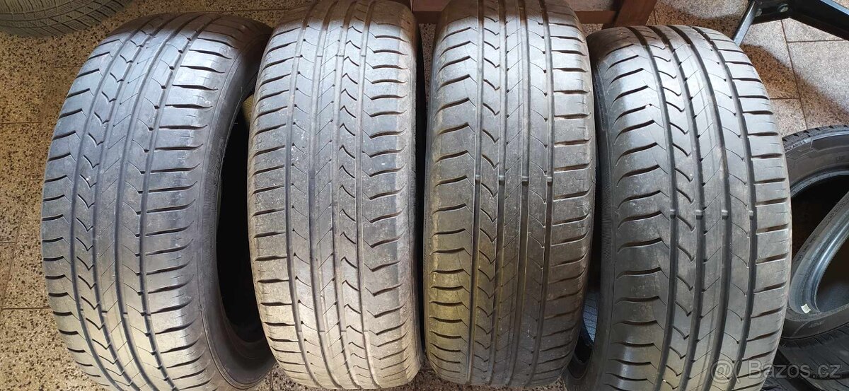 215/60R16 95H Goodyear EfficientGrip