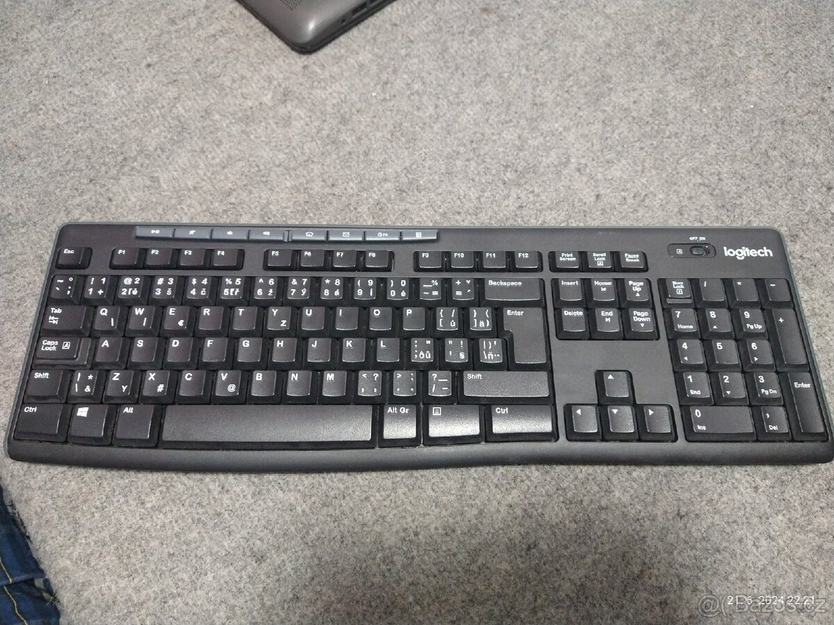 Logitech K270