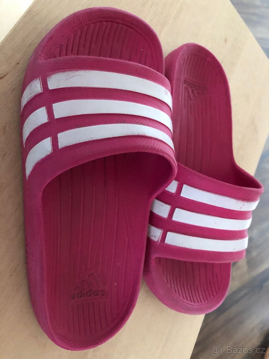 Adidas nazouváky vel 31