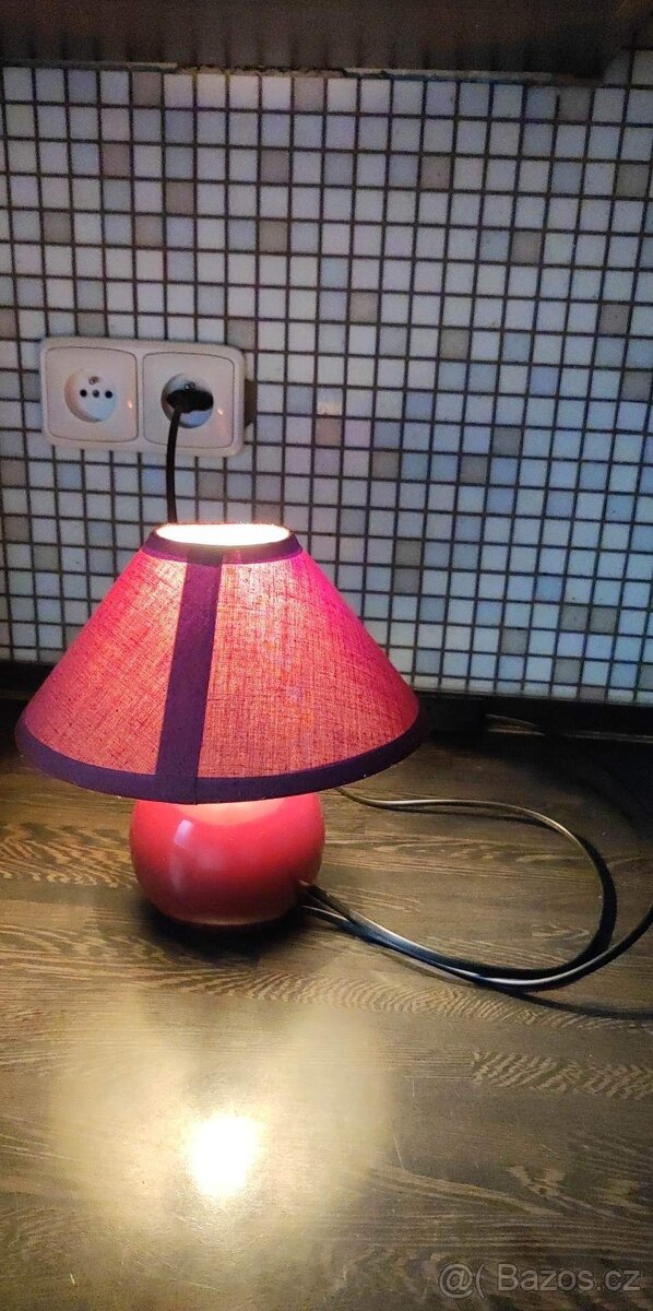 Lampička na stůl retro