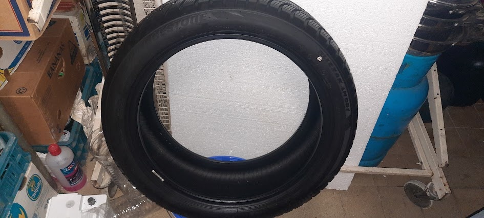 Zimní pneu Bridgestone 225/45 R18 95H