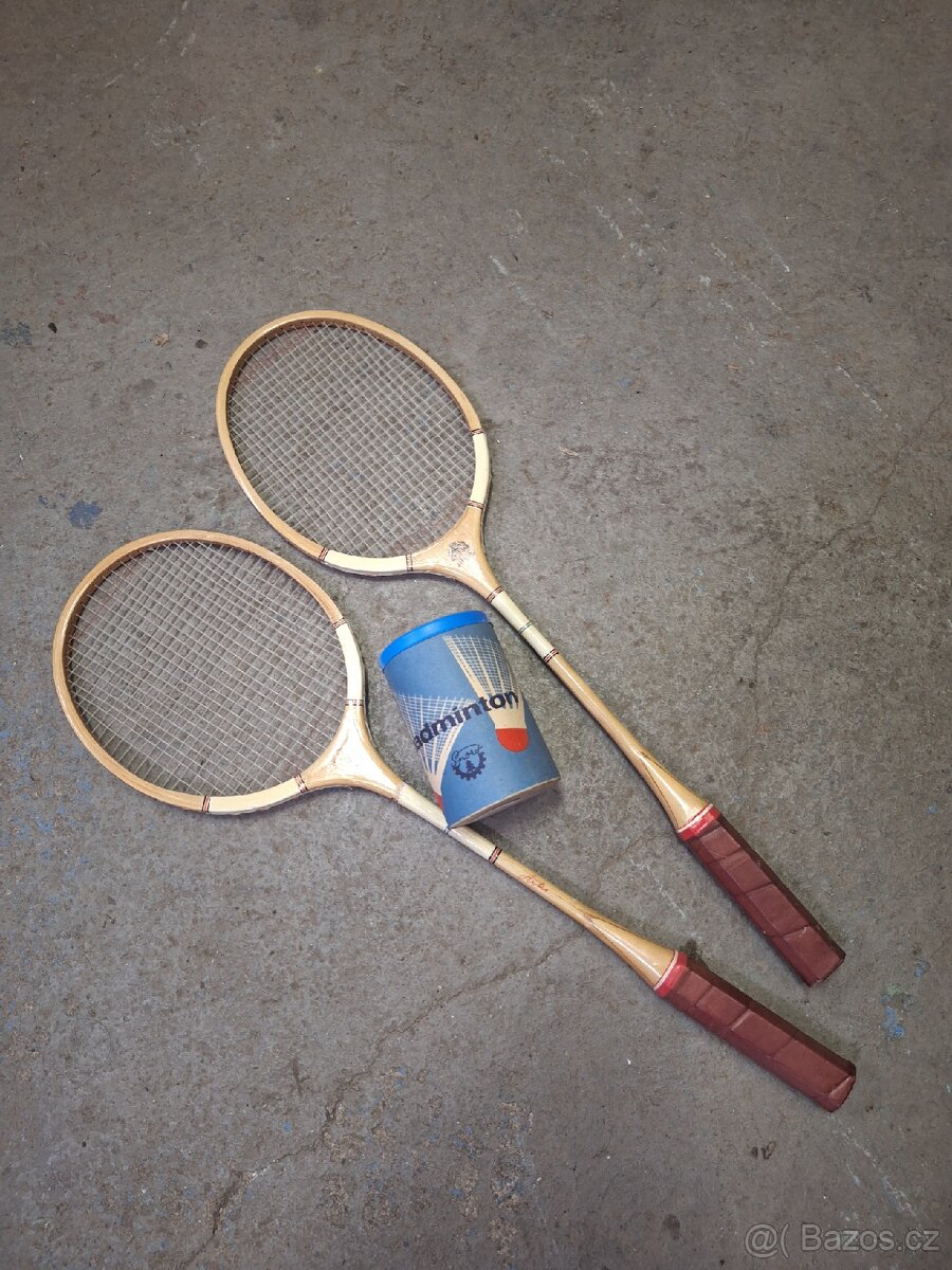 Badmintonové rakety