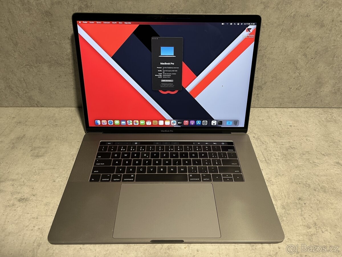 CTO MacBook Pro 15" 2017 i7 / 16GB / 500GB / Pro 560