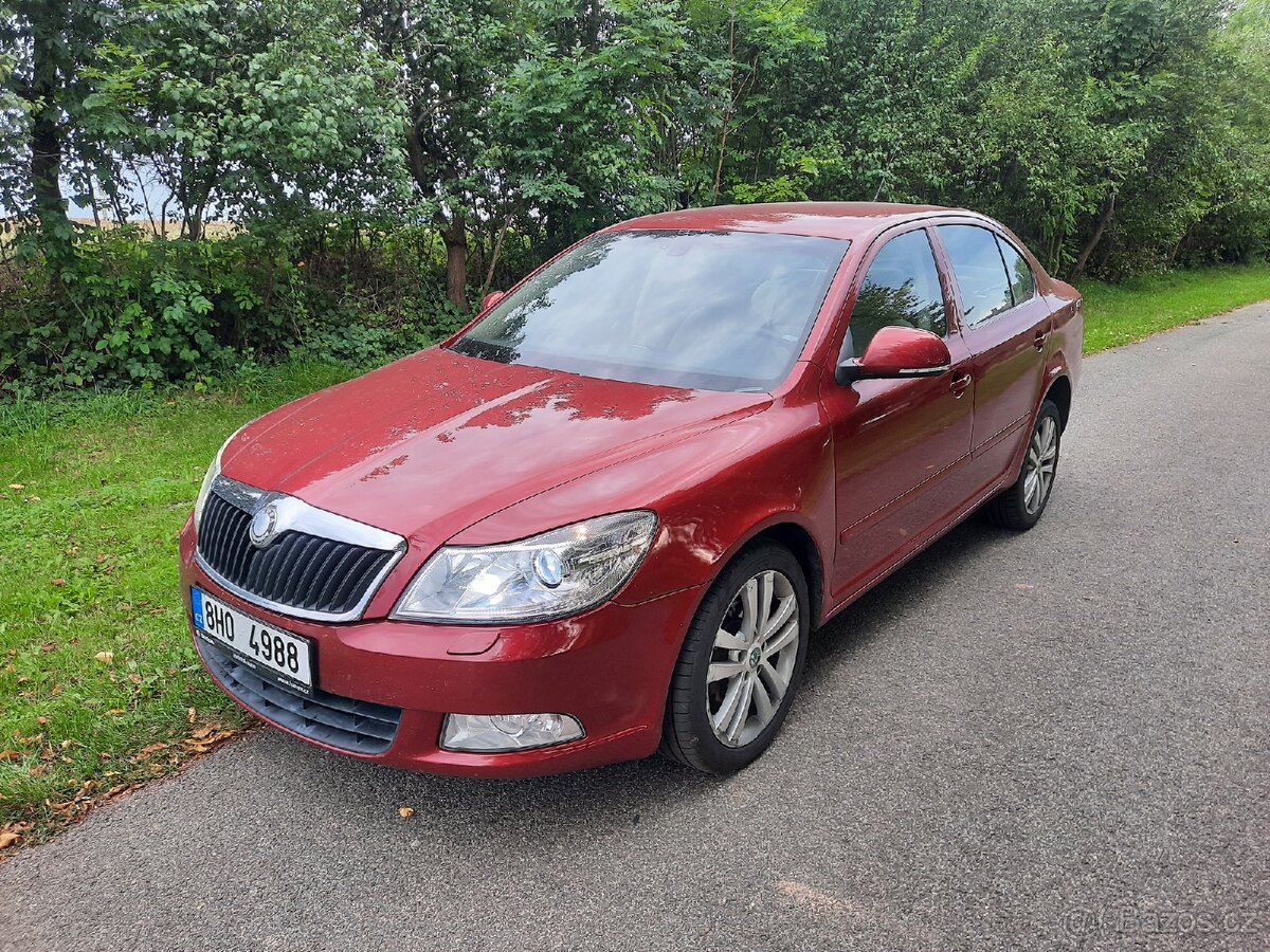 Skoda octavia 1.9 tdi 77kw r.v 2009 čr serviska automat