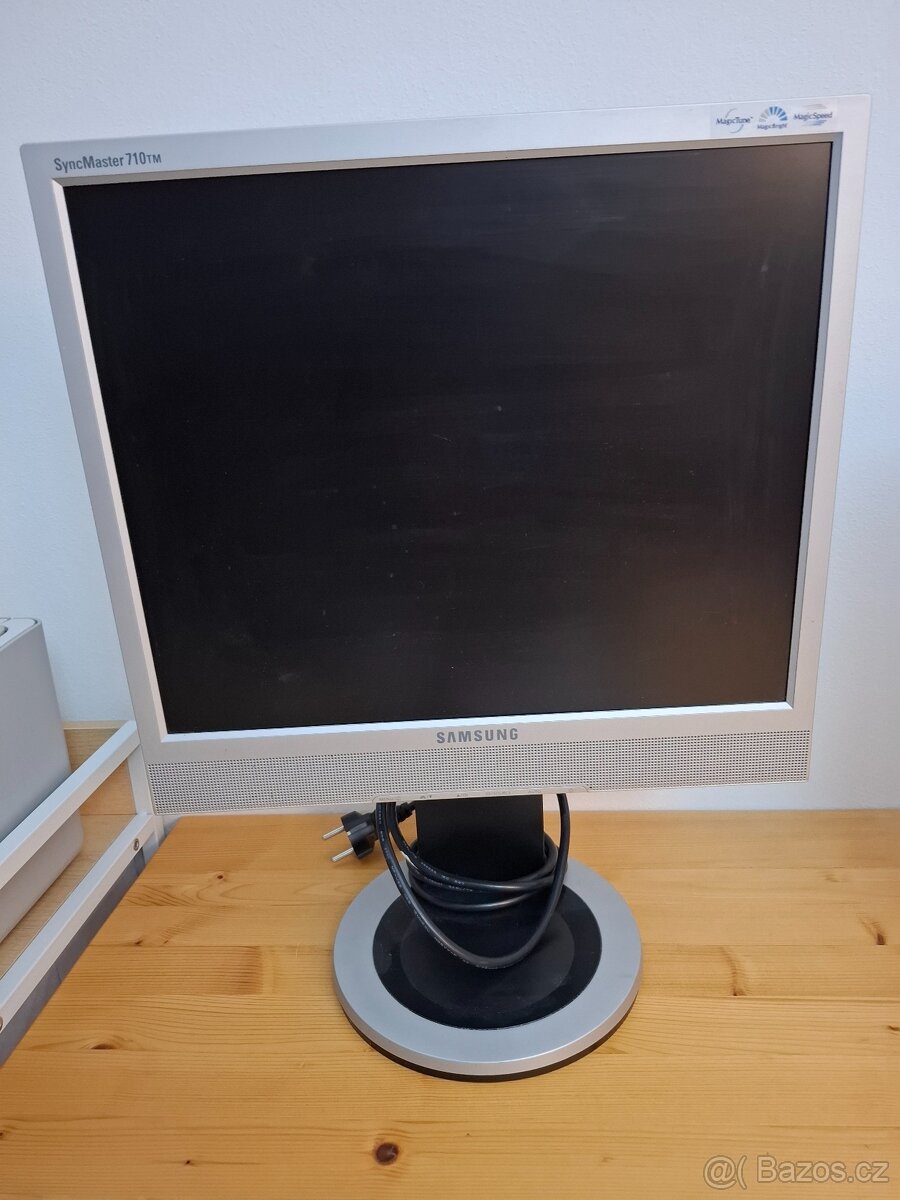 Lcd samsung syncmaster 710tm