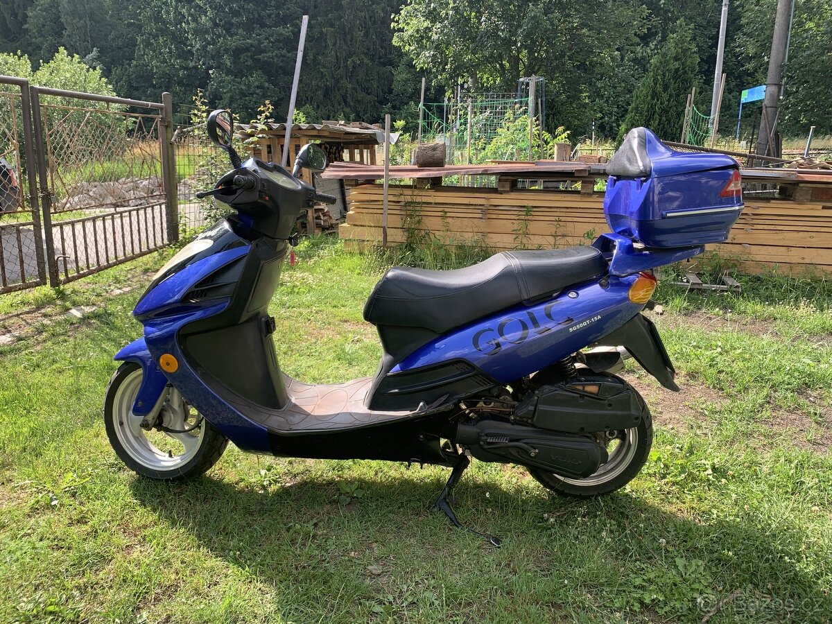 Motocykl Lifan LF50QT-15A s kufrem