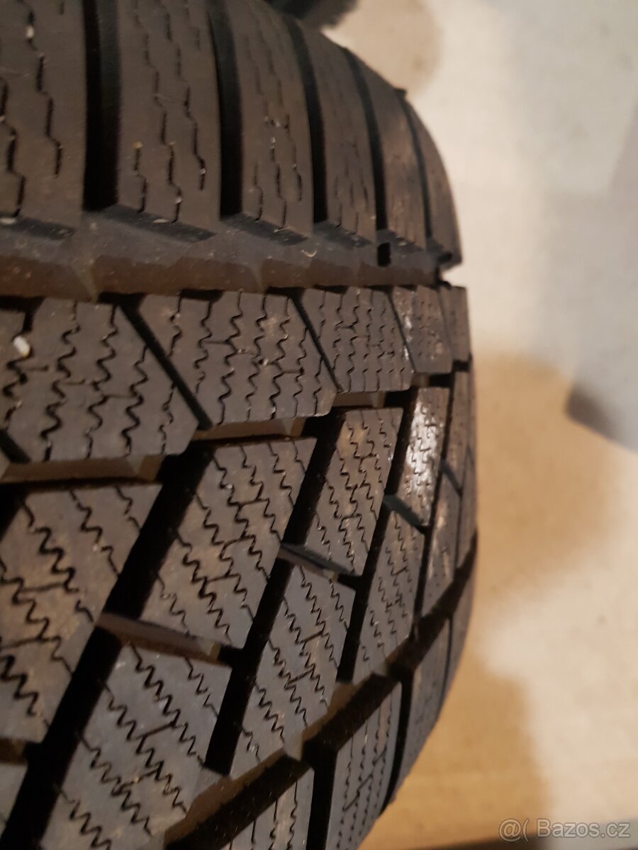 Prodam zimni pneu Continental  285/35 R19