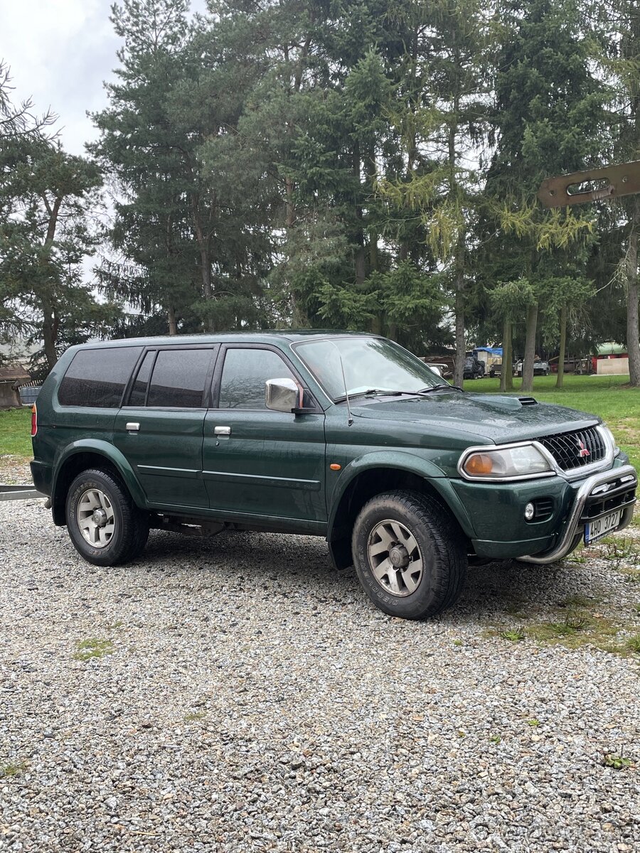 Mitsubishi pajero sport