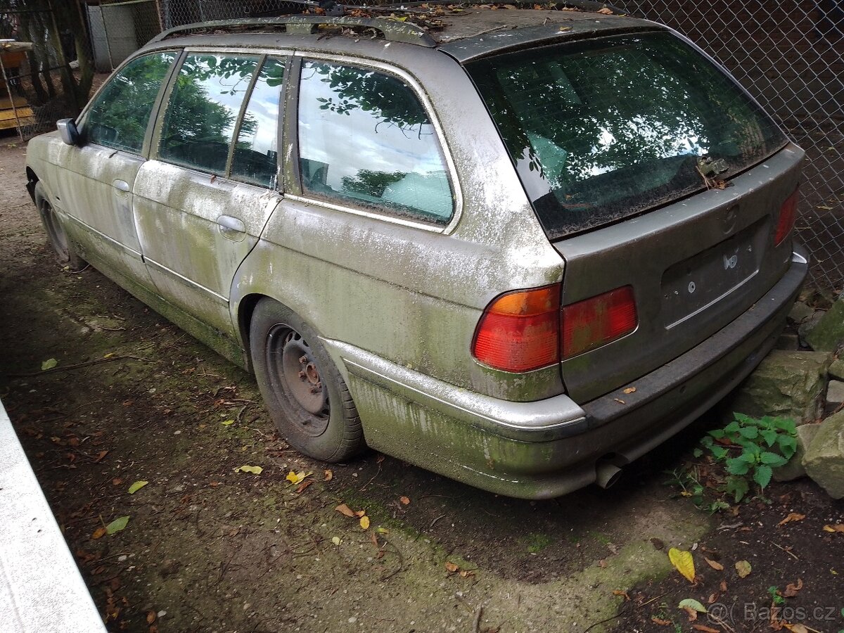 bmw E 39  520 I    bude  VETERAN