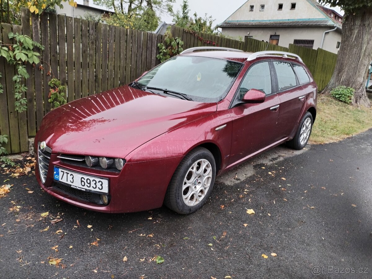 Alfa Romeo 159 1,9 JTD 110kW na díly nebo opravu