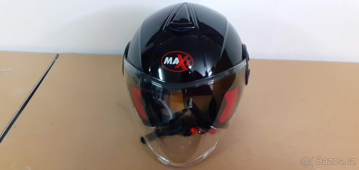 Přilba na moto MAXX