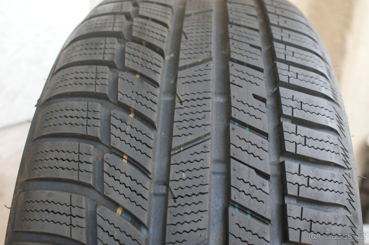 2ks TOP zimních pneu 225/45R18 Toyo made in Japan