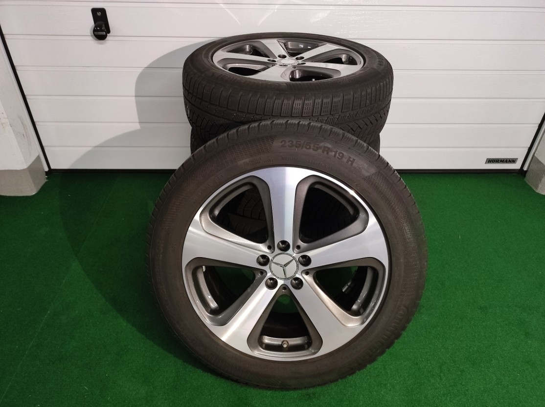 Zimní sada kol Mercedes GLC original 235/55 R19 101H