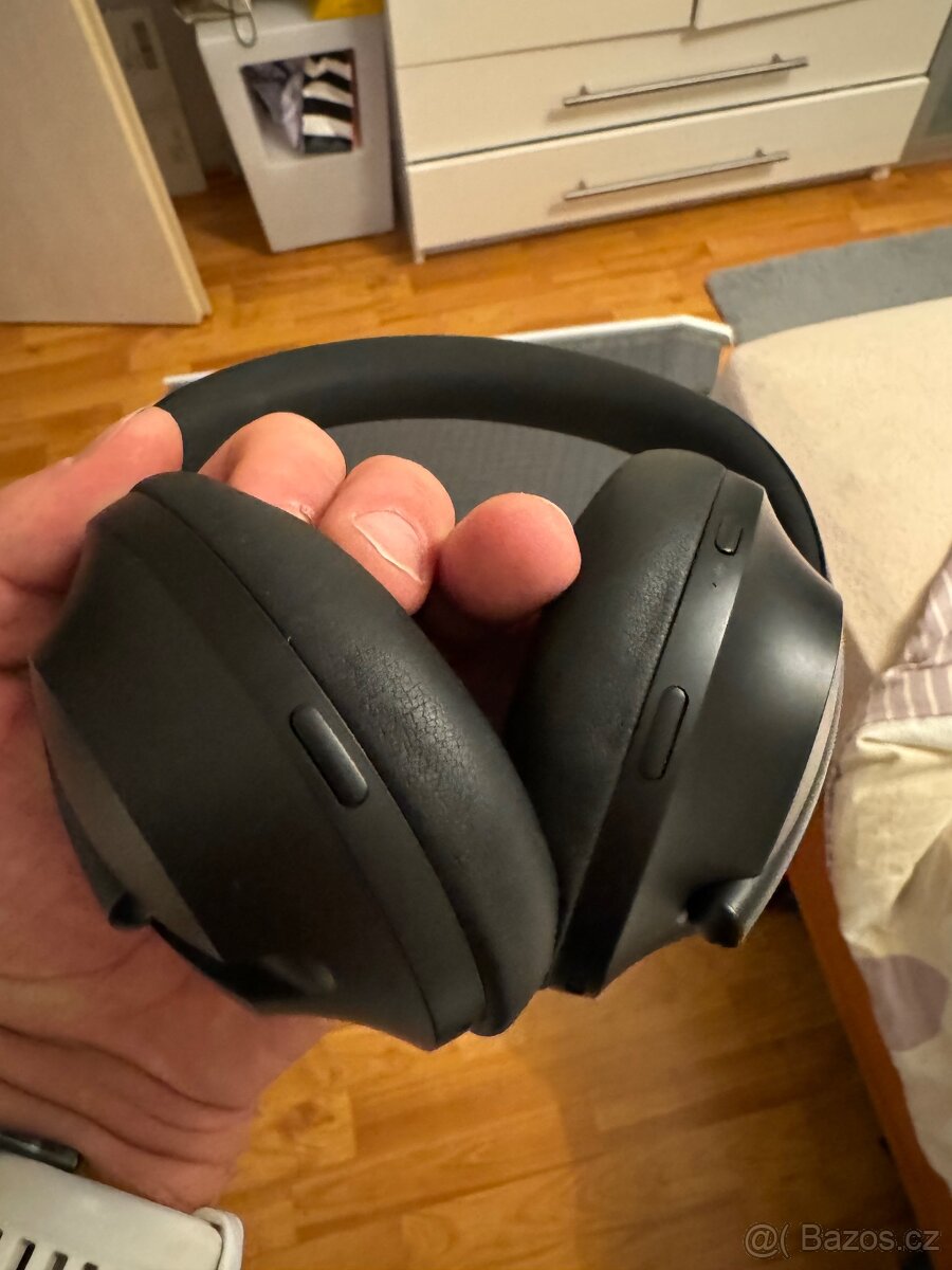 BOSE Noise Cancelling Headphones 700 černá, zaruka