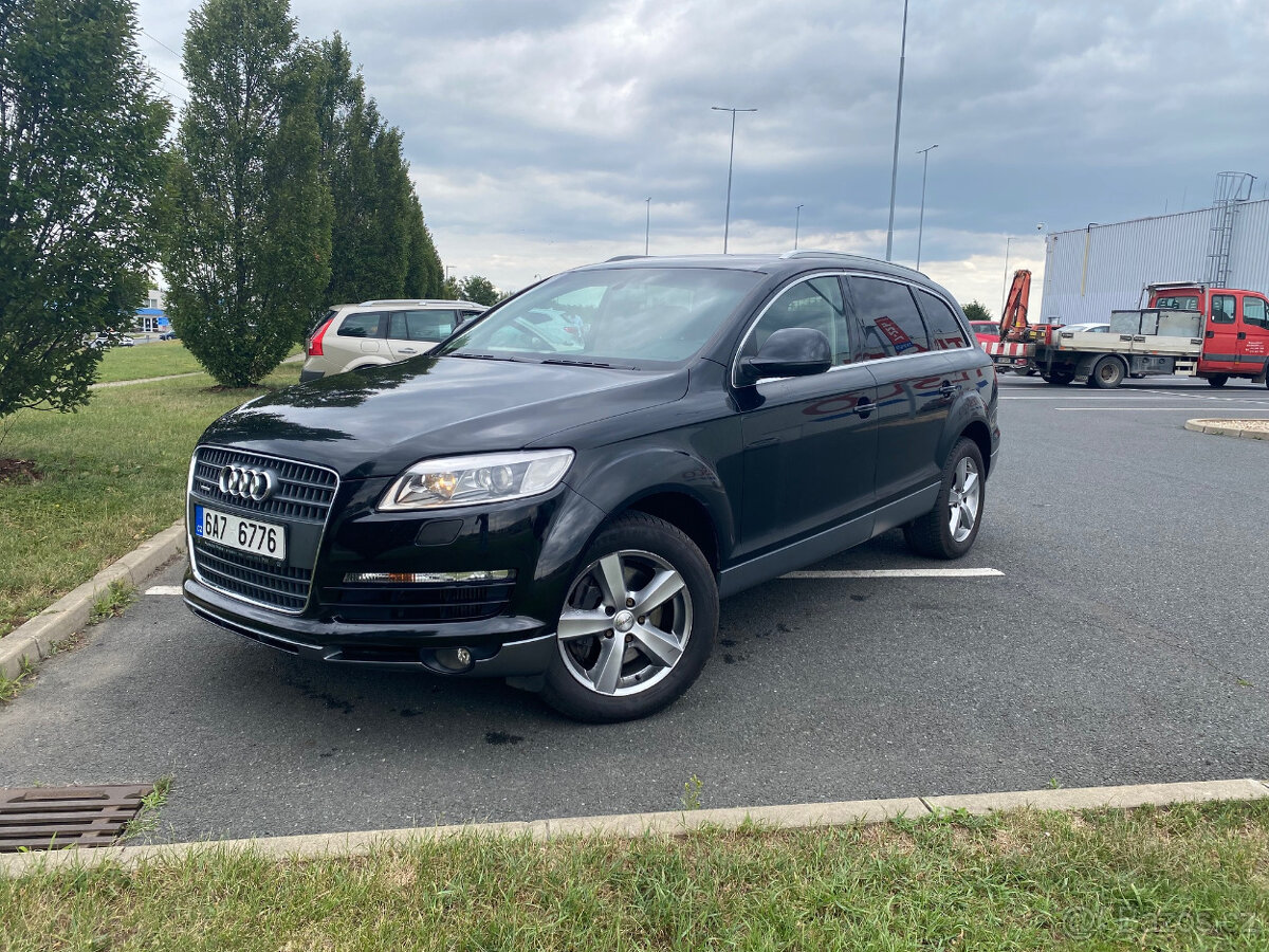 Audi Q7 3.0 TDi Quattro tažné - Auto na splátky bez registru