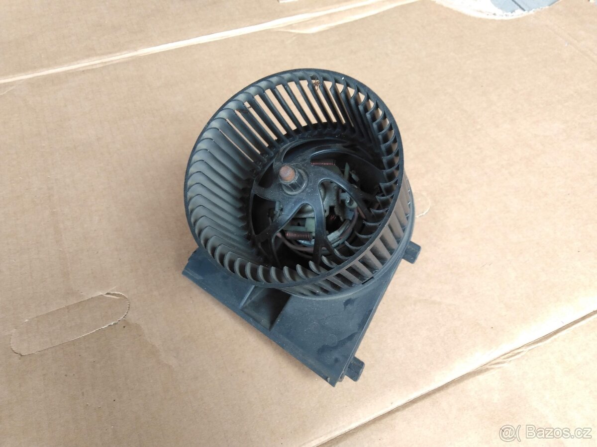 Škoda Octavia 1998 ventilátor topení