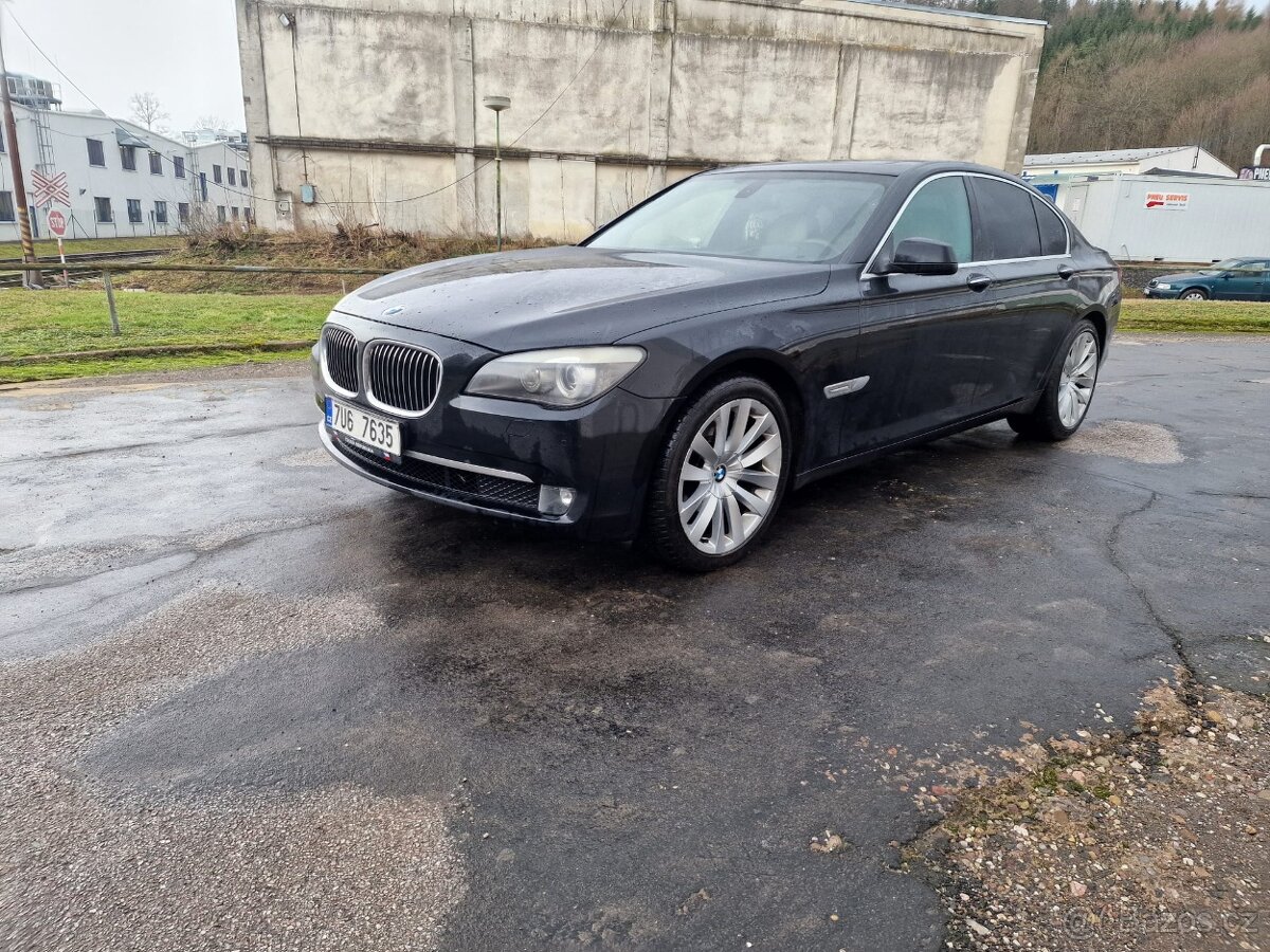 BMW 7 F01 730d 180kw v bohaté výbavě