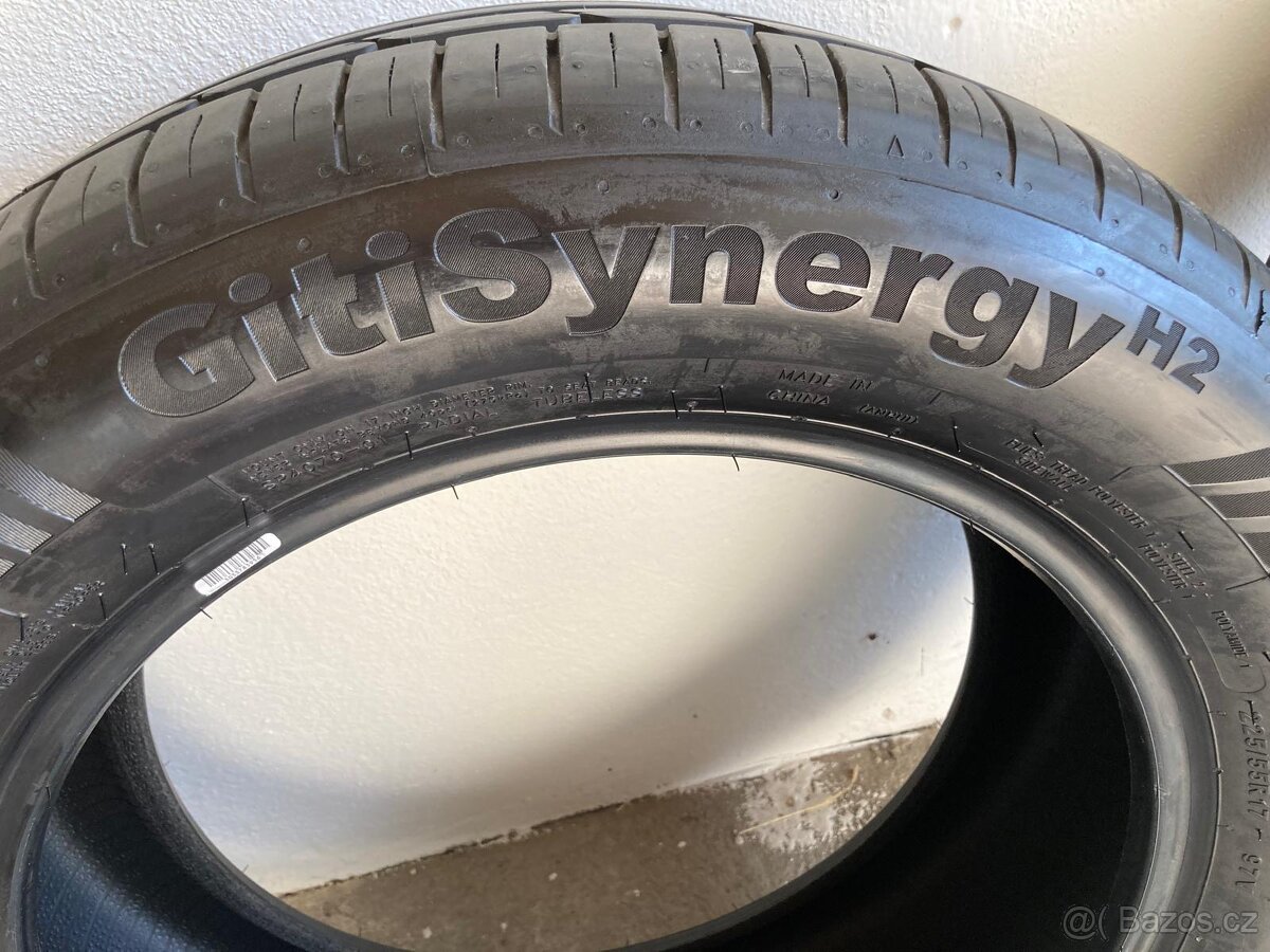 +NOVÉ NĚMECKÉ ZNAČKOVÉ PNEU GITI SYNERGY H2 225/55 R17 97V++