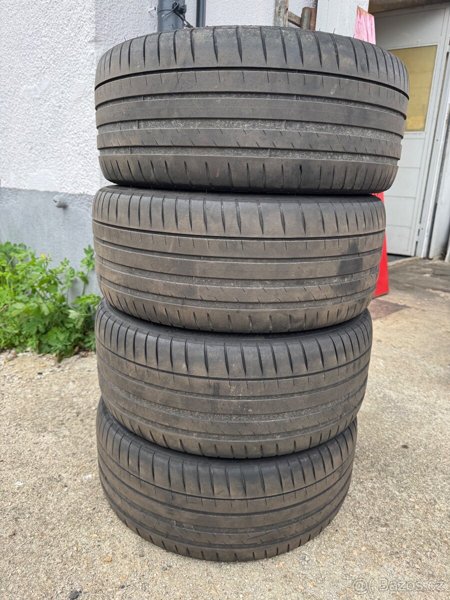 Michelin Pilot Sport 4 - 245/40/18