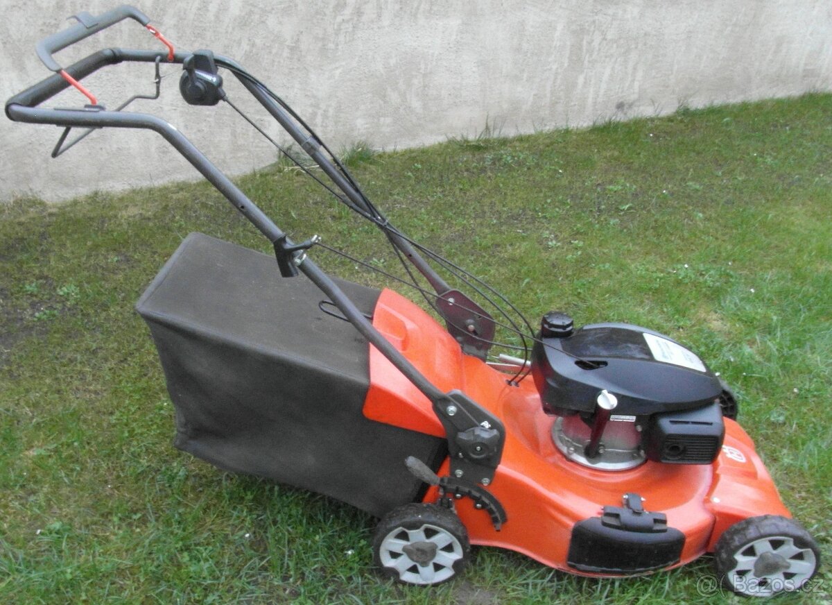 Benzínová sekačka s pojezdem HUSQVARNA LC 356VP