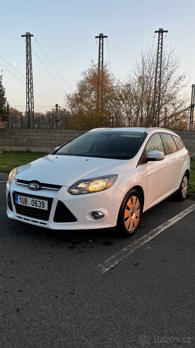 Ford Focus III combi 2.0 Tdci 103 kW Titanium X1