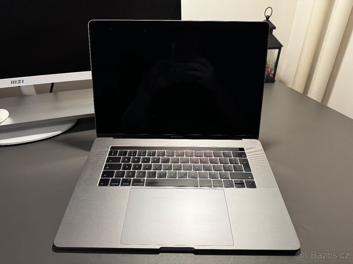 MacBook Pro 15” (2017)