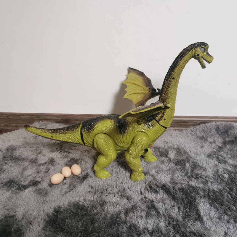 Dinosaur chodící, řvoucí