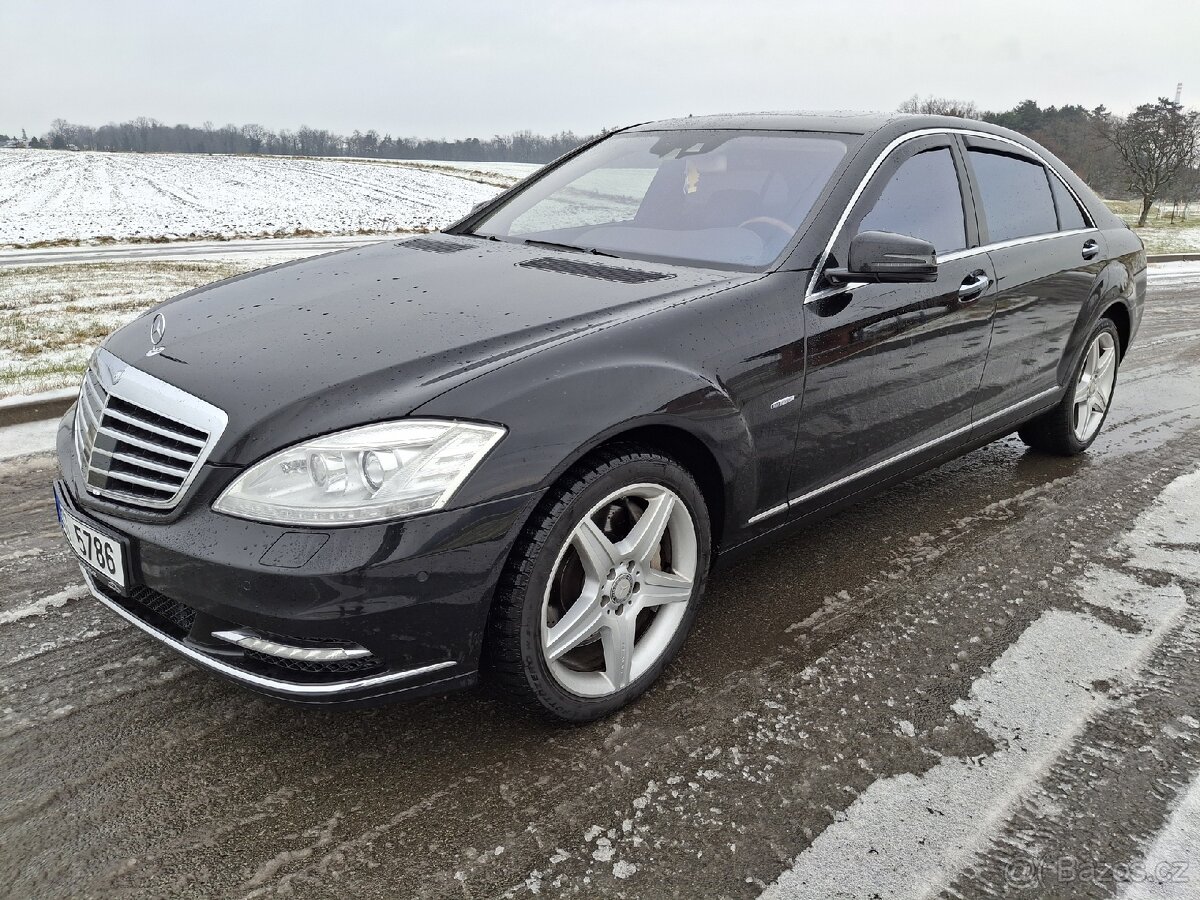 S 500 4 MATIC ŠÍBR 19 ALU AMG V8