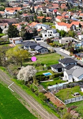 STAVEBNÍ  POZEMEK BYDLENÍ  SE ST. POVOLENÍM