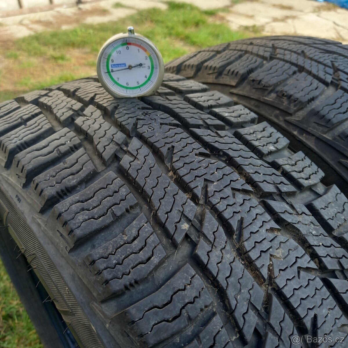 1Ks Zimni NOKIAN 215/70 R15C, Praha9