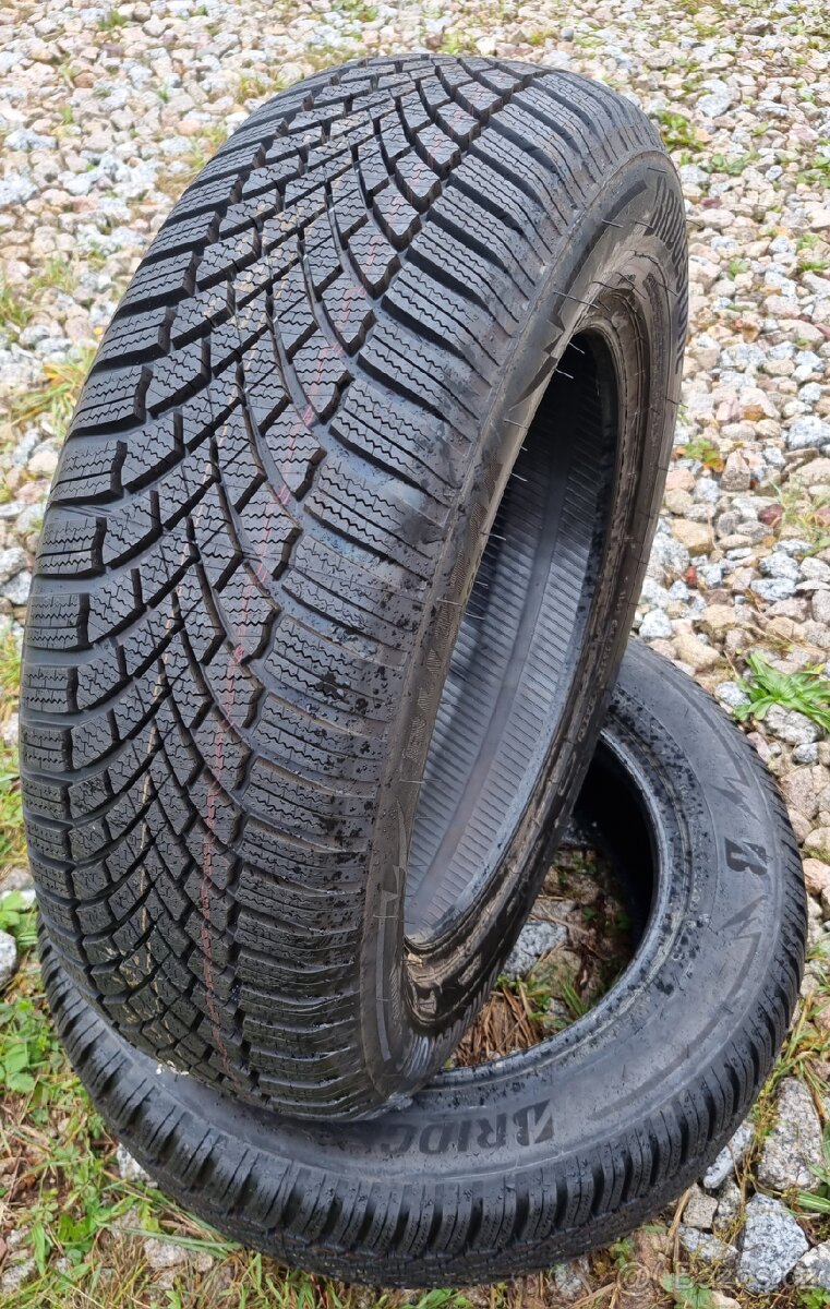 2ks nových zimních pneu Bridgestone 215/65/17