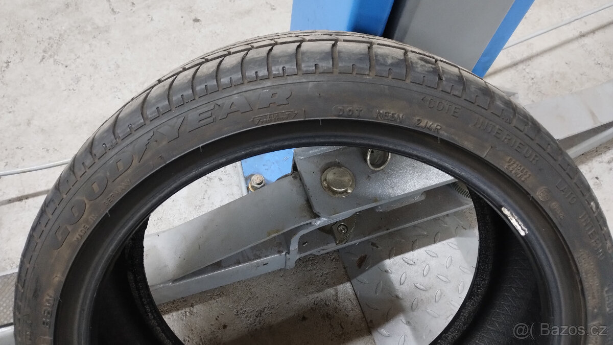 ++ kusová pneu GOODYEAR  225/40 R18