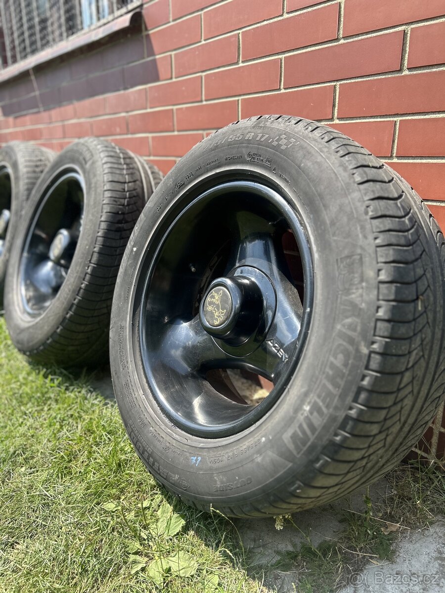 AZEV 17x8,5J 5x114.3 včetně gum 275/55 R17