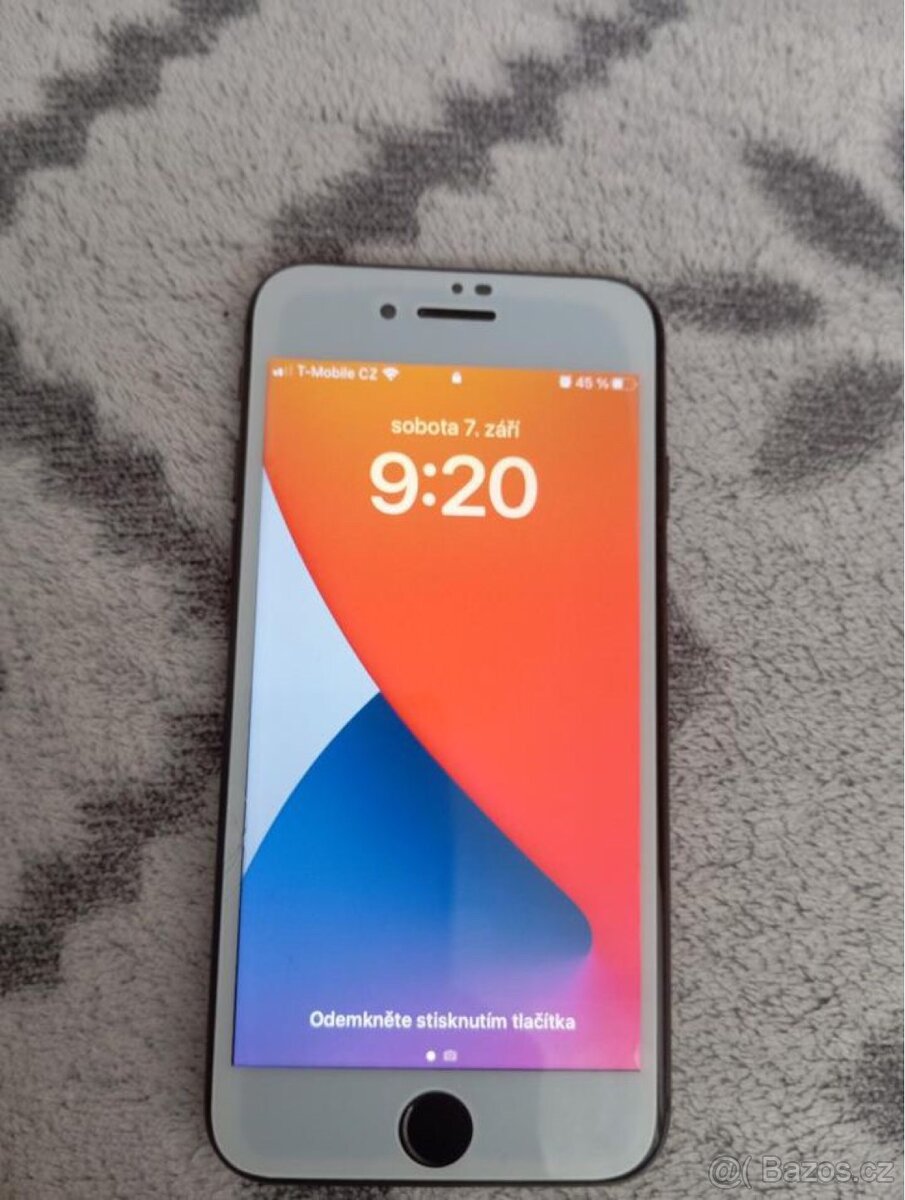 Prodám iPhone 8