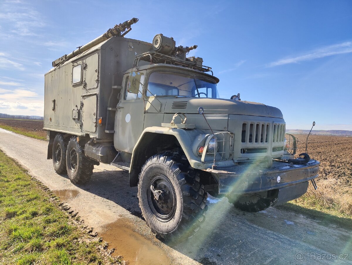 ZIL 131 RDM-6 pojízdná radiostanice