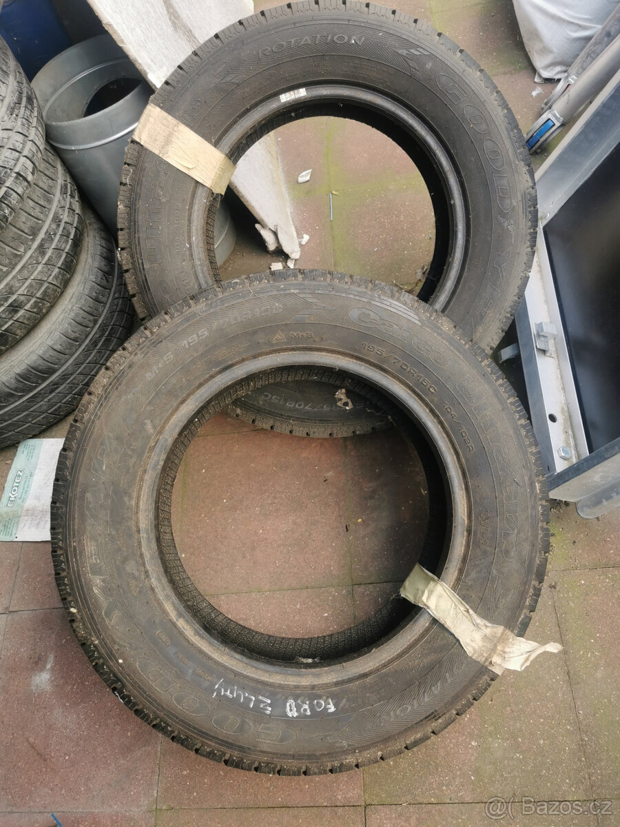 letní Goodyear Cargo Ultragrip 195/70 R15 C 104/102R DOT17