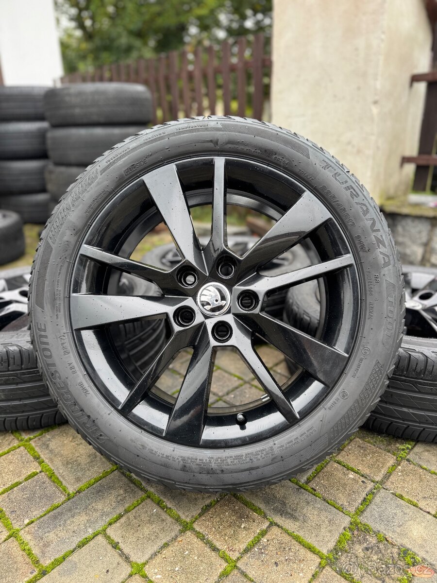 ORIGINÁL Alu Škoda TRIUS R17, 5x112 - TOP STAV