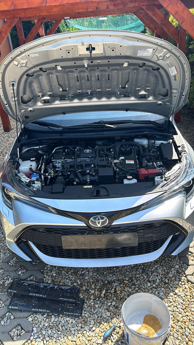 Toyta Corolla 1.8 Hybrid