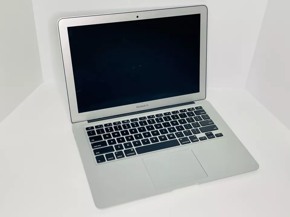 MacBook Air (i5, 13", 2017) - dlouhá výdrž baterie