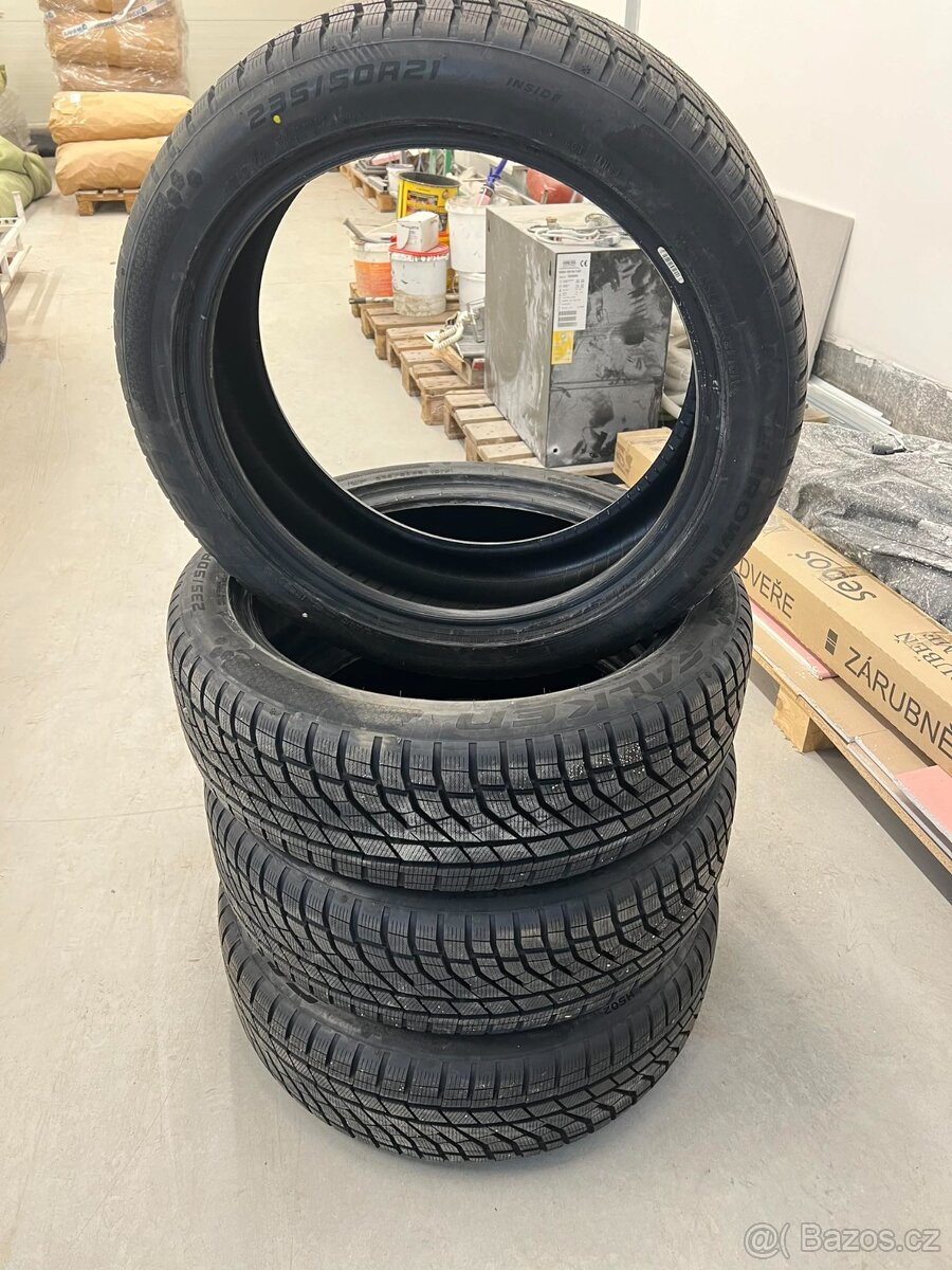 Falken Eurowinter hs02 pro 235/50r21